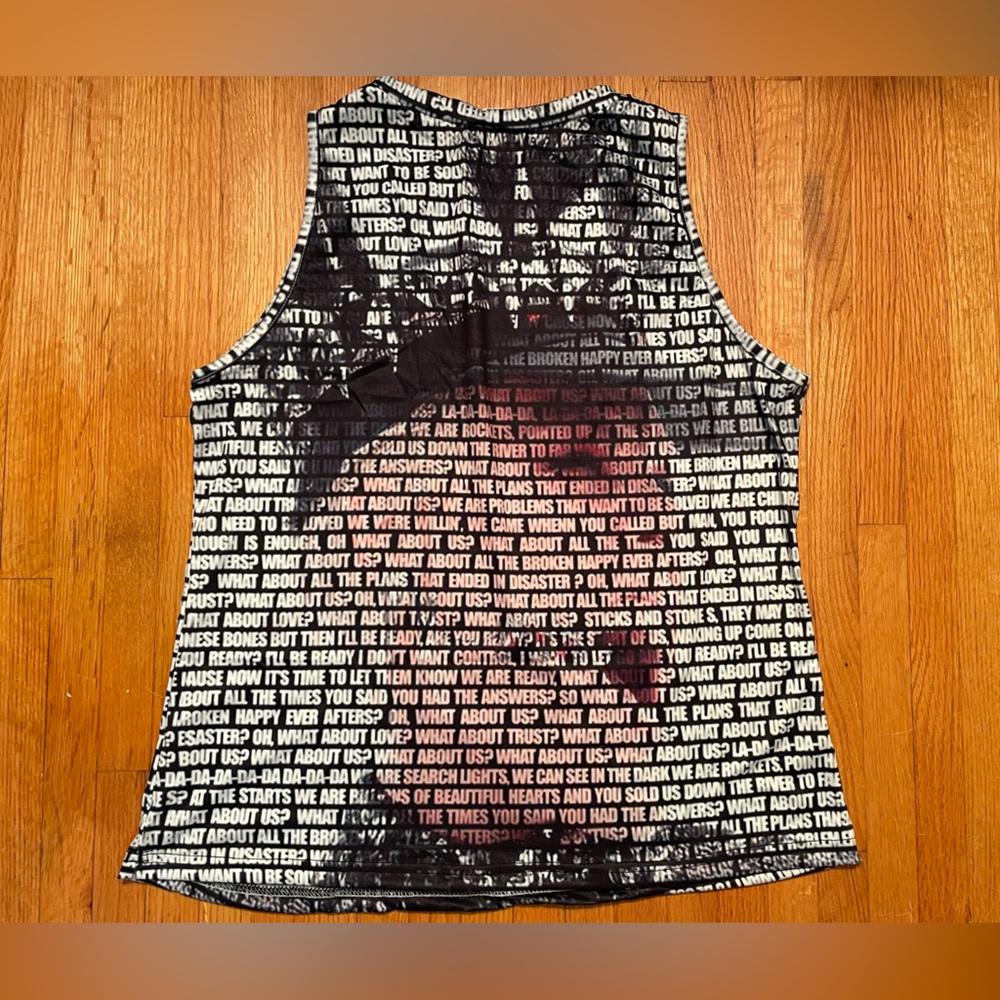 New Pink concert shirts - XL